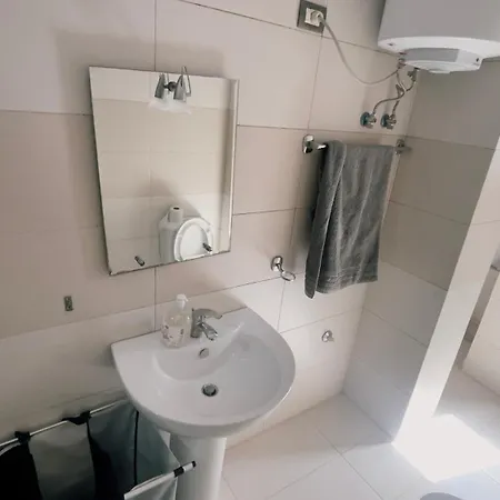 Apartment Sheshi Wilson Apartamnet